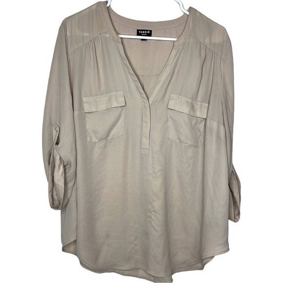 Torrid Harper 1 Beige Tan Button Collared Top - Picture 2 of 7